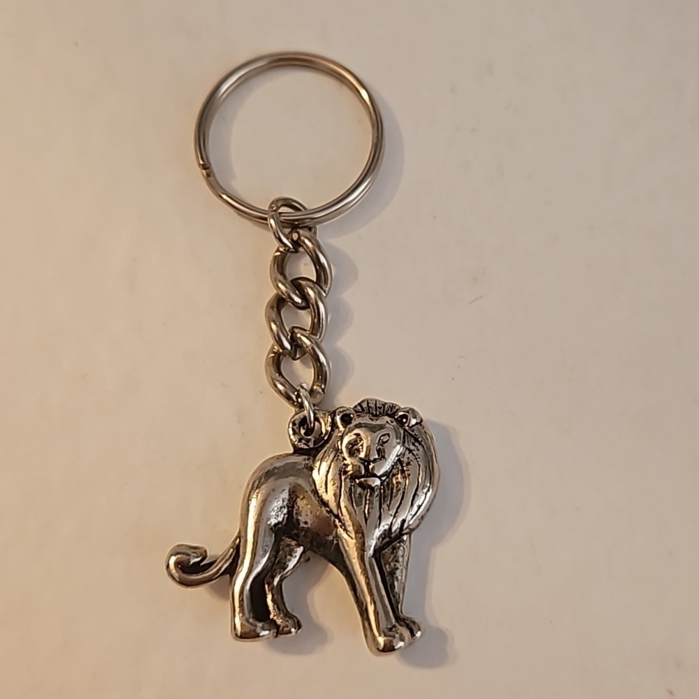 LION Silvertone Key Chain